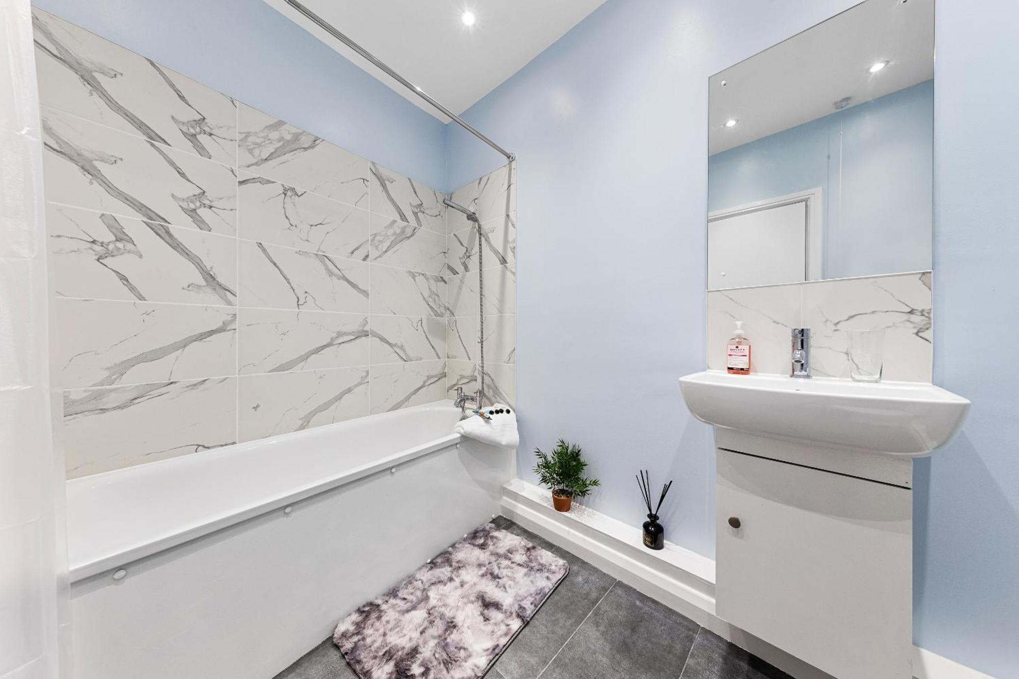 Elegant 2Br London Hideaway- King Bed, Sleeps 6 - Parking- Instant Book- 20 Percent Off Limited Time! Barnet Exterior foto