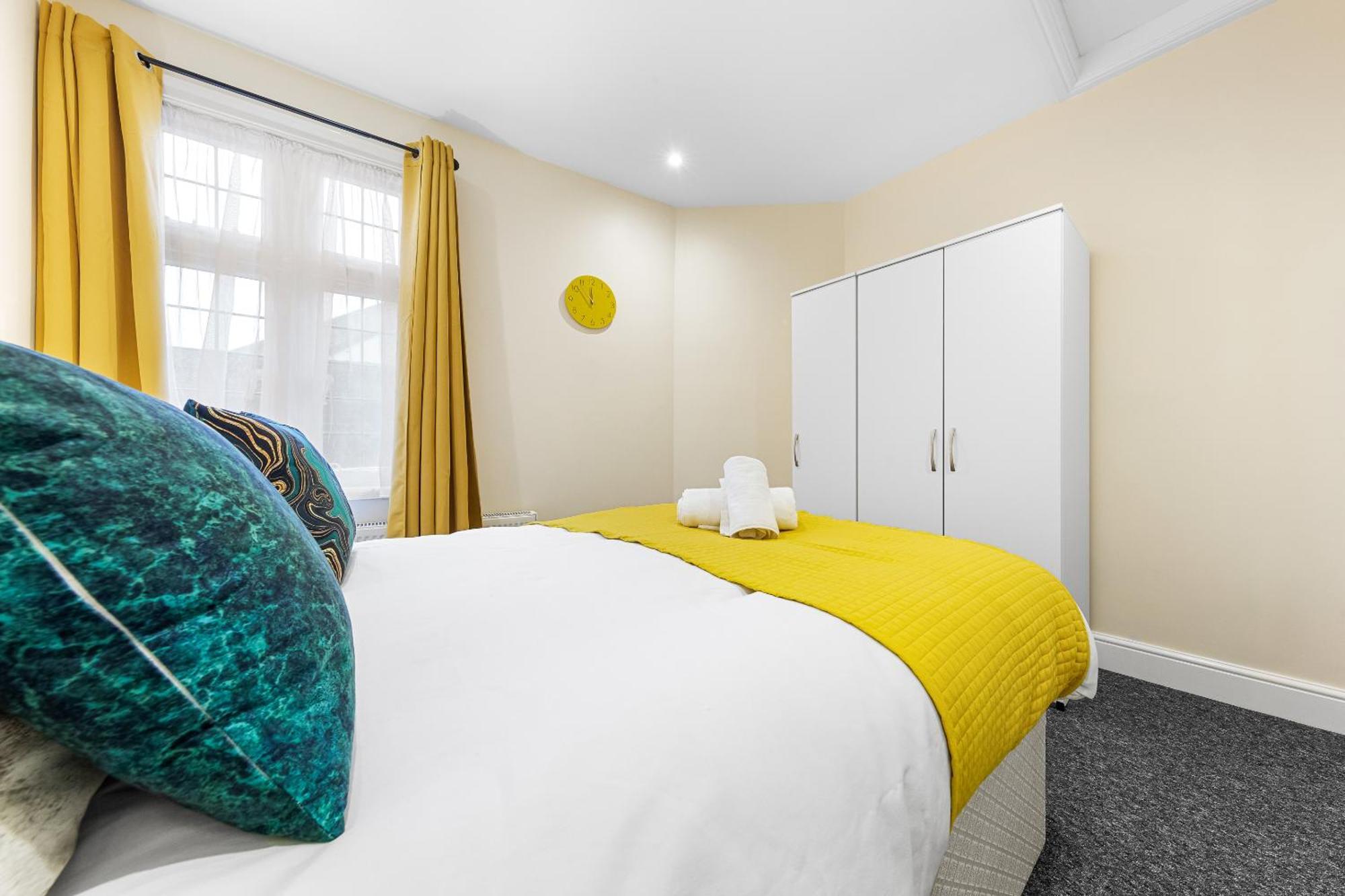 Elegant 2Br London Hideaway- King Bed, Sleeps 6 - Parking- Instant Book- 20 Percent Off Limited Time! Barnet Exterior foto